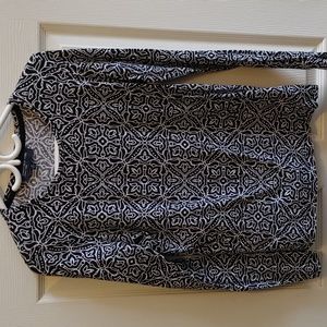 Ladies Jones New York long sleeve Top sized Medium